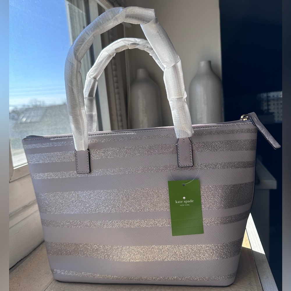 Large Kate Spade tote bag, brand new with tags. Color: light lavender